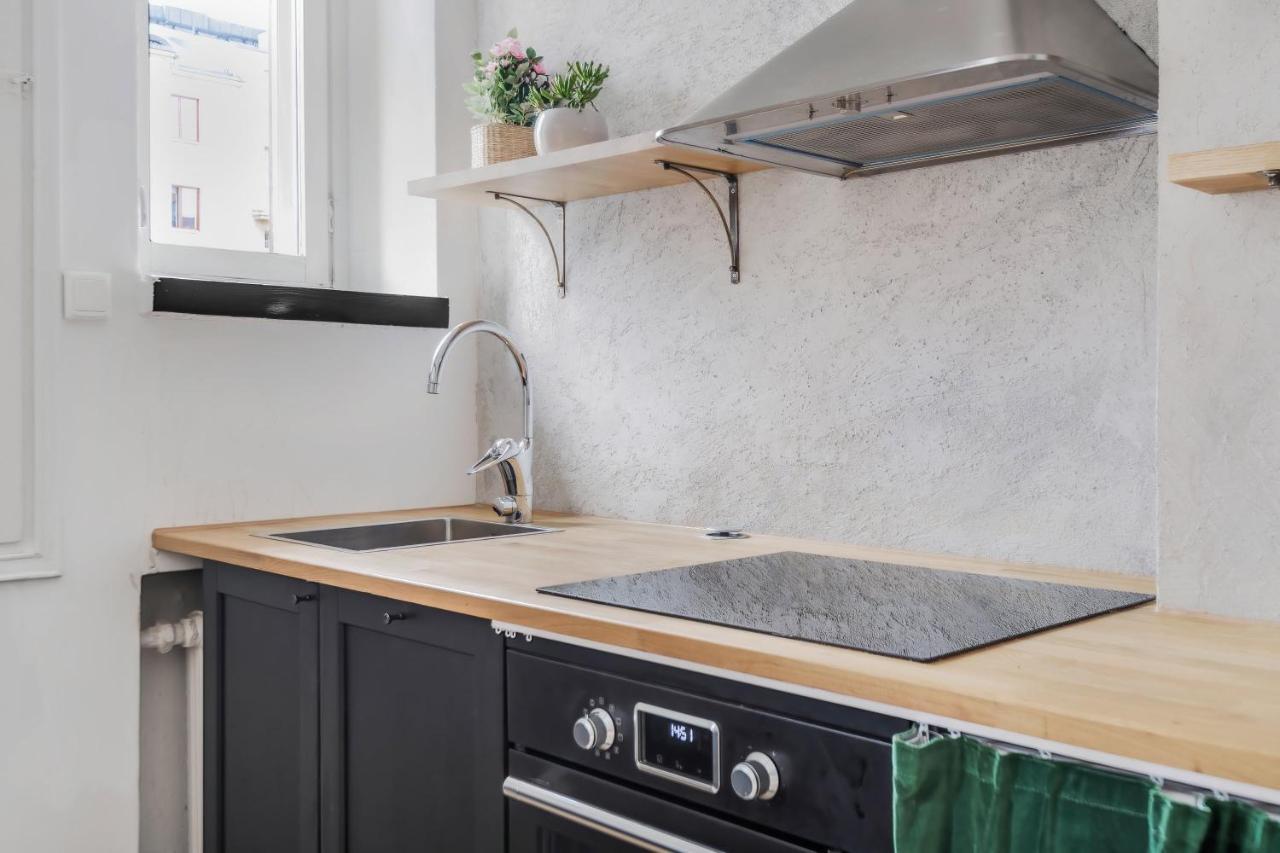 Wehost Modern Kitchen Studio With Bright Colours Leilighet Helsingfors Eksteriør bilde
