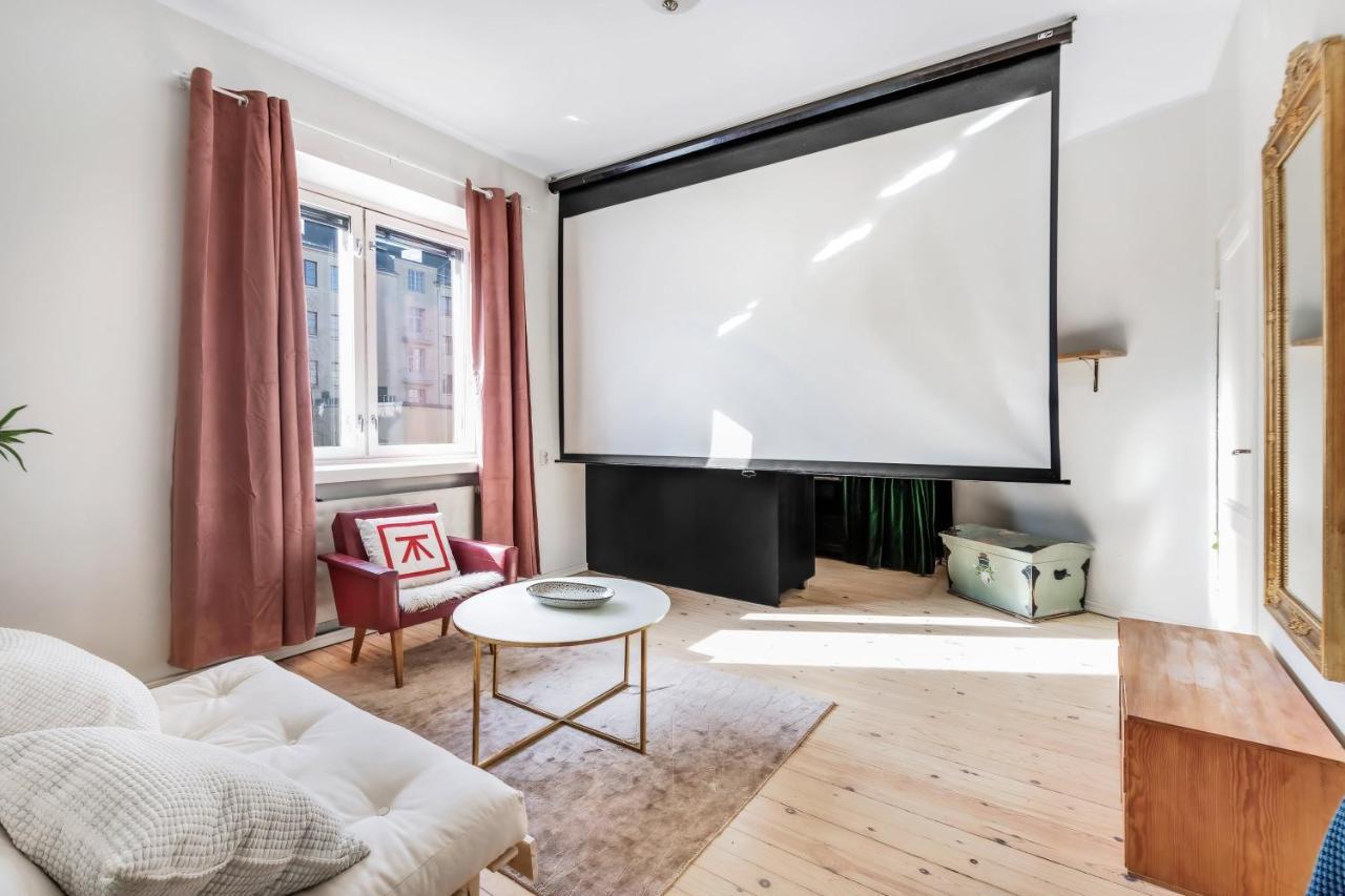 Wehost Modern Kitchen Studio With Bright Colours Leilighet Helsingfors Eksteriør bilde