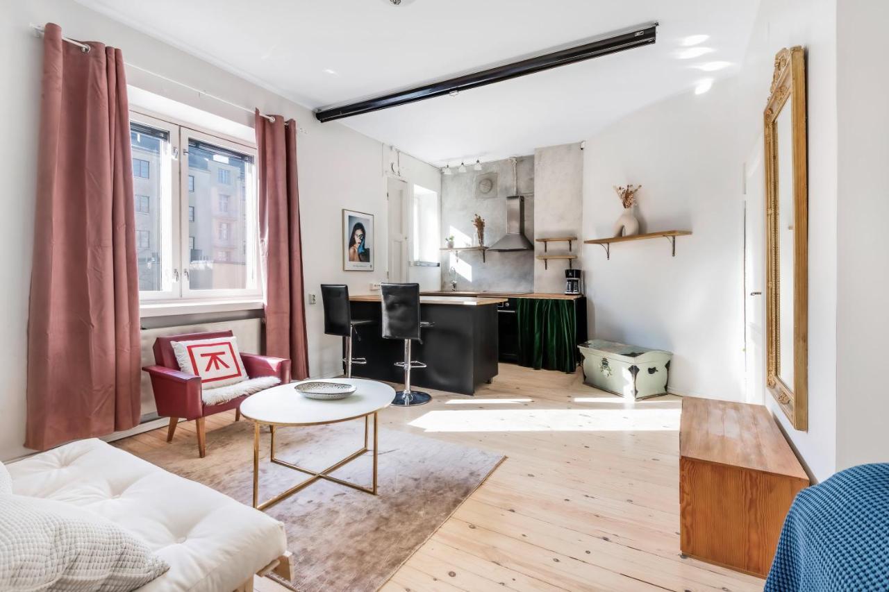 Wehost Modern Kitchen Studio With Bright Colours Leilighet Helsingfors Eksteriør bilde