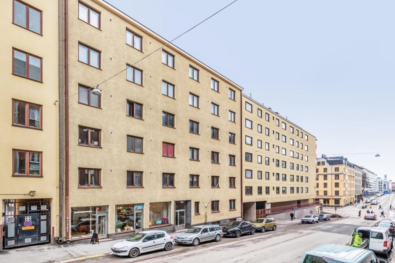 Wehost Modern Kitchen Studio With Bright Colours Leilighet Helsingfors Eksteriør bilde