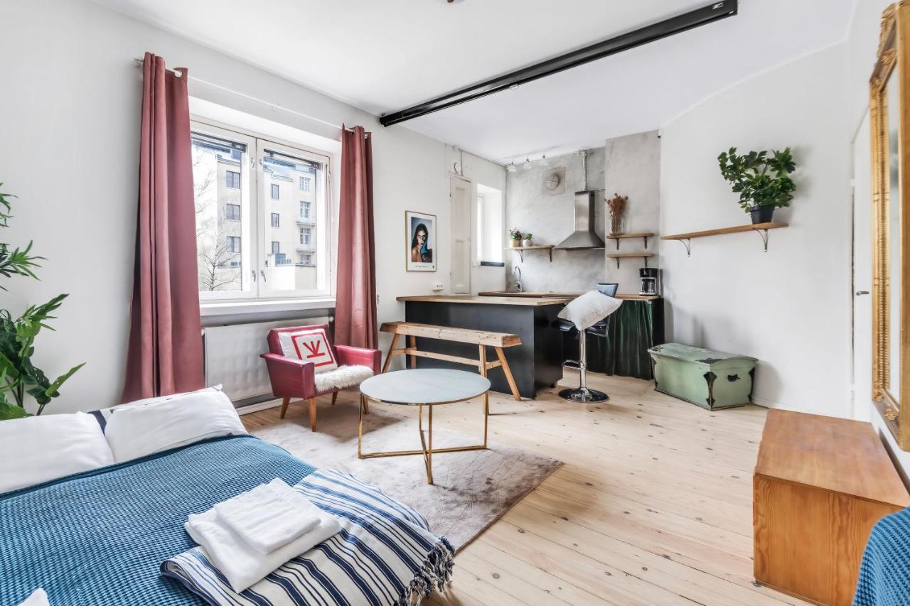 Wehost Modern Kitchen Studio With Bright Colours Leilighet Helsingfors Eksteriør bilde